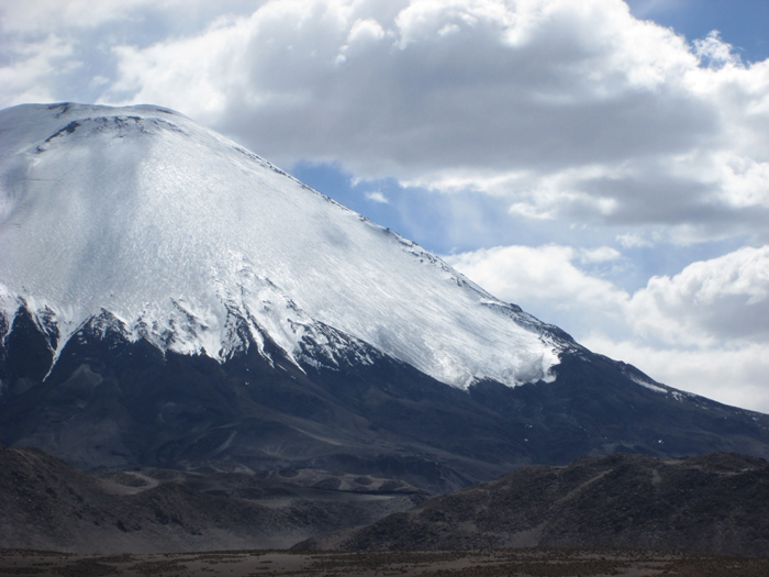 The far north of Chile has limited skiing, but the 6342m high Volcan Parinacota, right up on the Bolivian border, is one of the best descents in the area.