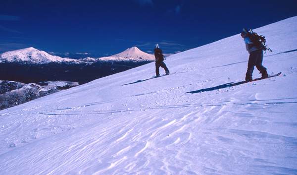 Sierra Nevada (right) and Volcan Llaima (left) seen from the descent of Lonquimay.