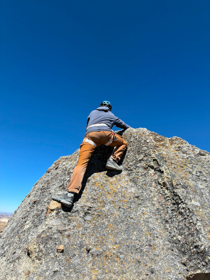 Ulli on the ascent of the summit block. 